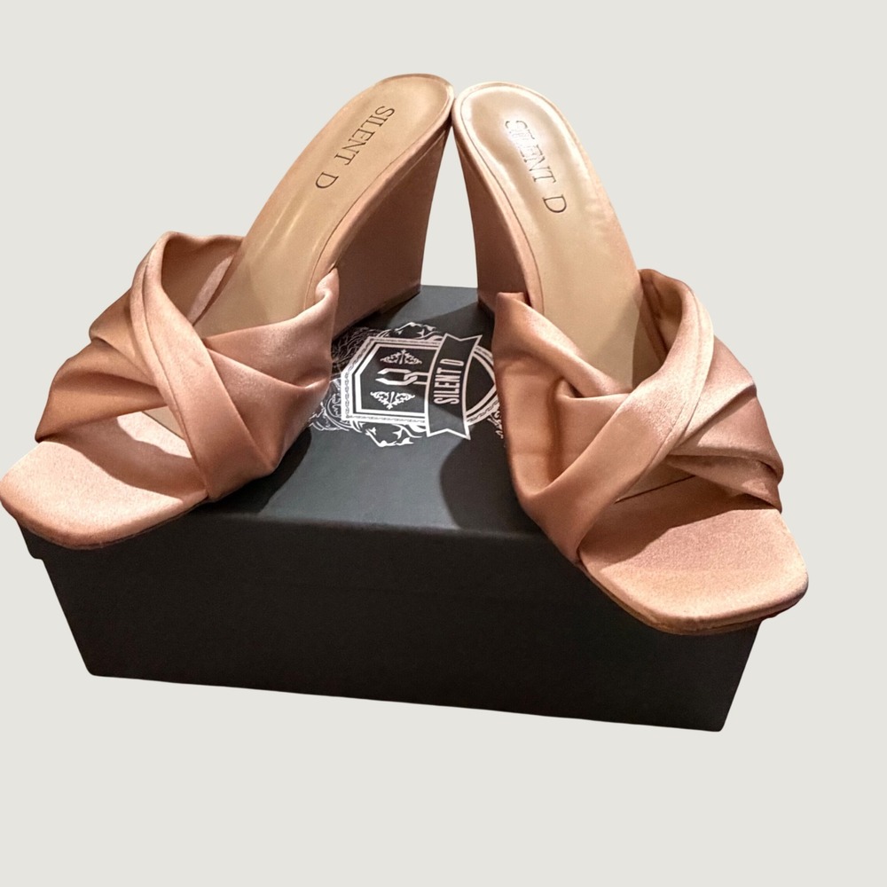 Silent D Katia Wedge Sandals 41 Mauve Pink Satin Twist Mule Anthropologie